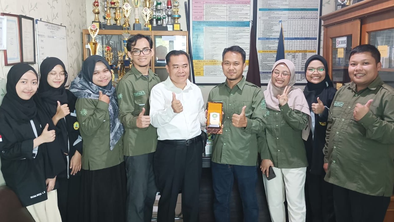 PKM Prodi Fisika ke SMA Mutiara 2 Bandung